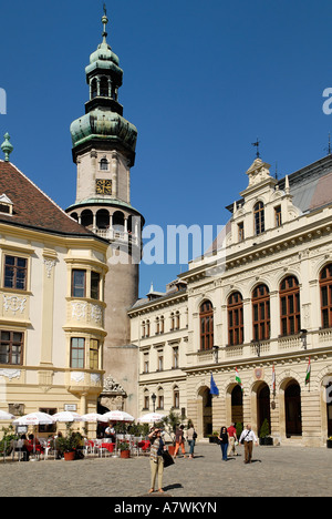 City Square Feind ter mit Feuerturm, historischen alten Stadt von Sopron, Ungarn Stockfoto