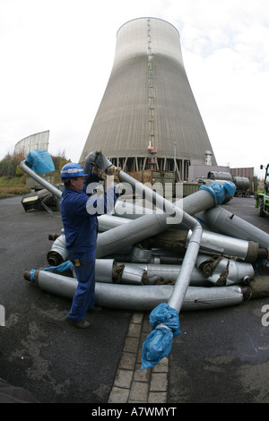 Arbeiten während die Kürzung des Kernreaktors in Mülheim-Kärlich, Rheinland-Pfalz, Deutschland Stockfoto