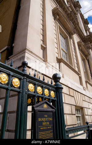 Eingangstor und das Banqueting House Whitehall Palace London England Stockfoto