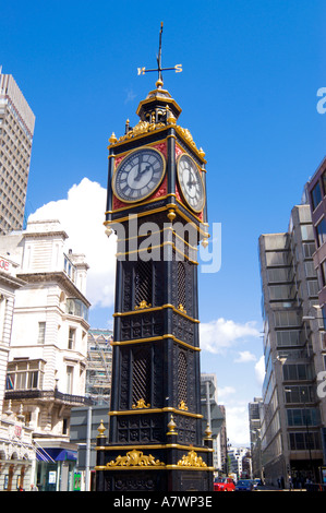 Little Ben restauriert aus Gusseisen Uhrturm Victoria Westminster London England Stockfoto