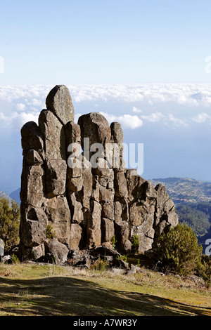 Rock-Formation namens Homem Em Pe (steinigen Mensch) auf der Achada Teixeira, Madeira, Portugal Stockfoto