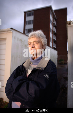 GEMEINDESTEUER DEMONSTRANT SYLVIA HARDY AUS EXETER UK FEB 2007 Stockfoto