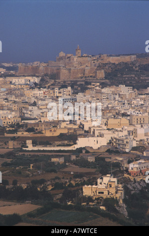 Die Zitadelle von Rabat MALTA dominiert die umliegende Stadt und die Landschaft auf Gozo Stockfoto