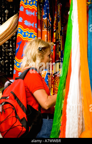 Puerto Costa Maya Mahahual Majahual Geschäfte Touristen einkaufen Stockfoto