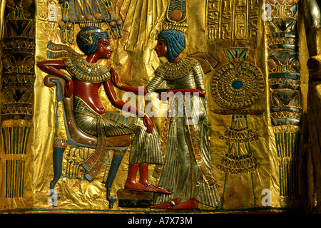 Ägypten, Kairo, Ägyptisches Museum, Tal der Könige, Gold und Silber eingelegte Thron aus dem Grab des Tutanchamun Stockfoto