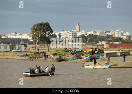 Marokko, Rabat: Oued Bou Regreg River Fähren nach Verkauf Stockfoto