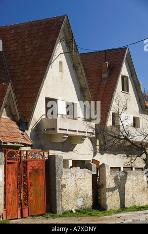 Marokko, mittleren Atlas, Ifrane: Alpine Resort / The Genf von Marokko Alpine Gebäude Stockfoto