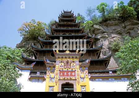 Asien, China. Shibaozhai (Rock Schatz Pagode), aus der Felswand gehauen Stockfoto