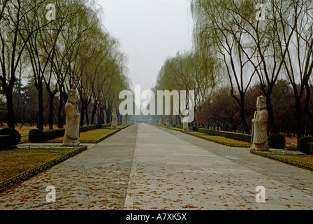 China, Beijing, Ming-Gräber & Heilige Straße. 36 antiken Statuen ca. 1436 1438... 36 antiken Statuen ca. 1436-1438. Stockfoto