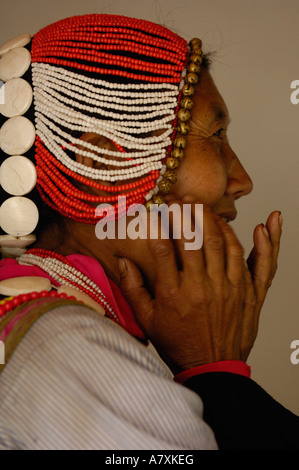 Schwarz Lisu ethnische Minderheit Frau. in der Nähe von Fulong. Nujiang Präfektur. Provinz Yunnan. CHINA Stockfoto