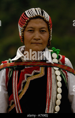 Schwarz Lisu ethnische Minderheit Frau. in der Nähe von Fulong. Nujiang Präfektur. Provinz Yunnan. CHINA Stockfoto