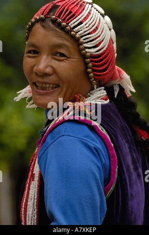 Schwarz Lisu ethnische Minderheit Frau. in der Nähe von Fulong. Nujiang Präfektur. Provinz Yunnan. CHINA Stockfoto