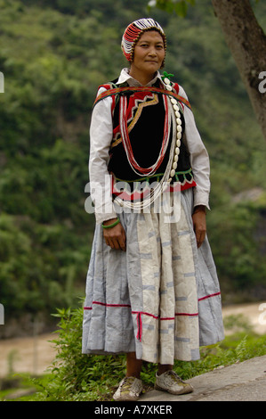 Schwarz Lisu ethnische Minderheit Frau. in der Nähe von Fulong. Nujiang Präfektur. Provinz Yunnan. CHINA Stockfoto