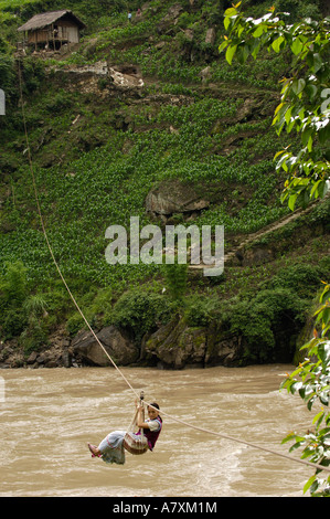 Tragseil, Nu-Fluss zu überqueren. Gongshan County. Provinz Yunnan. CHINA Stockfoto