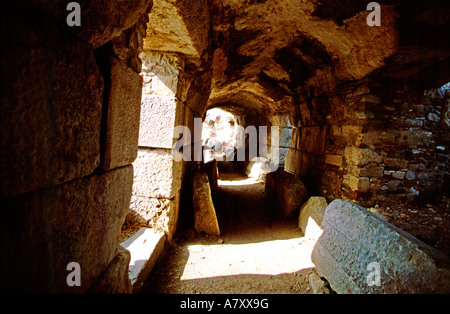 Asien, Türkei, südliche Ägäis, Golf Latmos Milet. Ruinen von Milet, 1. Jahrhundert BC Covered Tunnel auf dem oberen Deck des Theaters Stockfoto