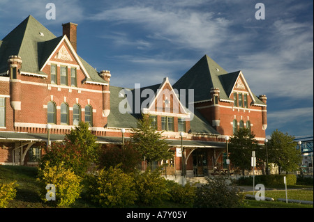 Kanada, Ontario, Thunder Bay: Prinz Arthur Landing Park / Lake Superior Blick auf die Altstadt Zug-Depot / Morgen Stockfoto