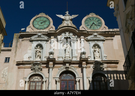 Italien, Sizilien, Trapani, Palazzo Senatorio (Cavaretta), Twin-Uhrturm Stockfoto