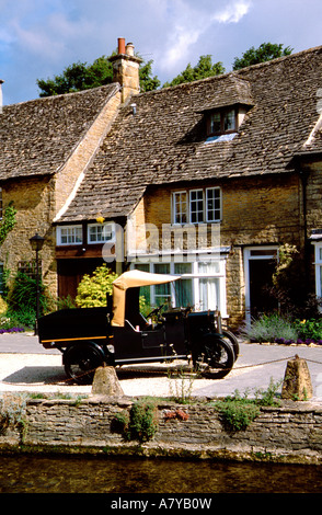 Europa, England, Vereinigtes Königreich, Cotswolds, Gloucestershire, Bourton-on-the-Water. Stockfoto