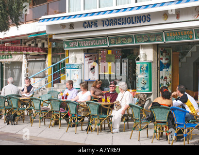 Torremolinos Costa del Sol Malaga Provinz Spanien Cafe Terrasse im Hauptplatz Stockfoto