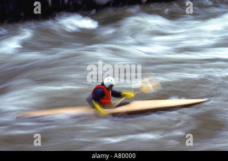 Kajakfahrer auf dem Gallatin River in Montana Stockfoto