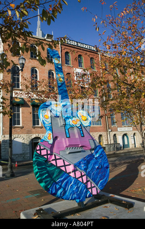 USA, Tennessee, Nashville: Lackierte Gitarre Kunst, Innenstadt Stockfoto