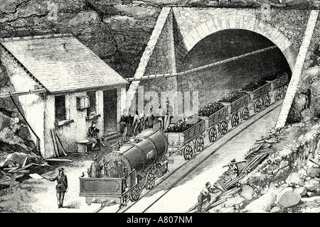 St. Gotthard-Pass, Schweiz.  Tunnelbau. Druckluft-Maschine, Trümmern zu extrahieren. Antike Darstellung. 1882 Stockfoto