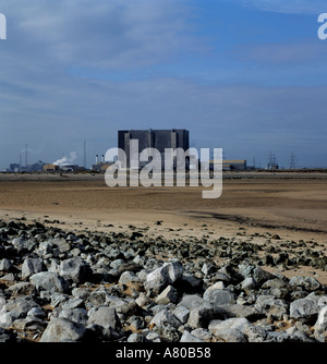 Hartlepool Nuclear Power Station gesehen über die Mündung des Tees, Teesside, England, UK. Stockfoto