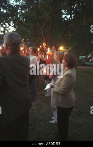 Kerzenlicht-Mahnwache für die Opfer von 9/11 11. September 2001 Selbstmord-Anschläge. St Paul Minnesota MN USA Stockfoto