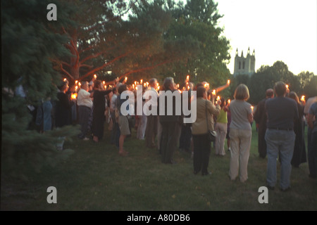 Kerzenlicht-Mahnwache für die Opfer von 9/11 11. September 2001 Selbstmord-Anschläge. St Paul Minnesota MN USA Stockfoto