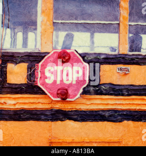 Stop-Schild an der Seite einen Schulbus Polaroid Sx 70 manipuliert Foto Stockfoto