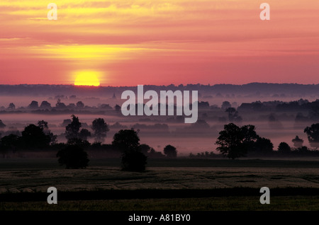 Frankreich, Indre, George Sand Berry, blaue Senke bei Sonnenaufgang Stockfoto