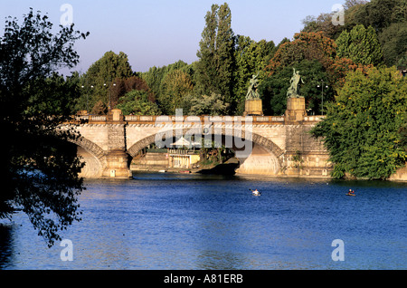 Italien, Piemont, Torino Stadt, Kanus auf dem Fluss Po unter Umberto Brücke ich Stockfoto