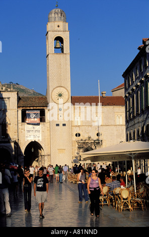 Kroatien, Dalmatien, Dubrovnik, der Uhrturm am Luza Square im Herzen der Altstadt Stockfoto