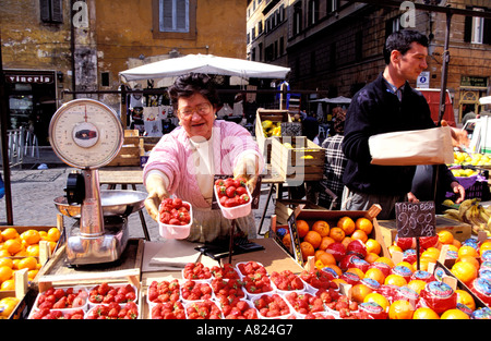 Italien, Latium, Rom, Markt auf der Piazza Campo dei Fiori Stockfoto