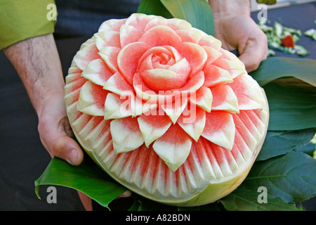 Geschnitzte Wassermelone. Thai-Stil. Stockfoto