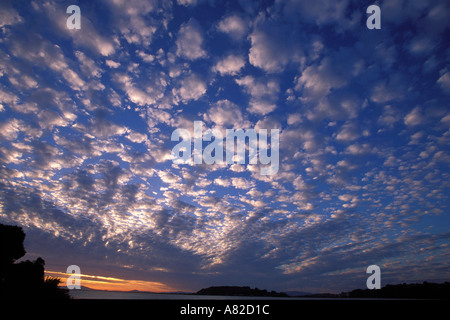 Kalifornien, San Francisco Bay, Sonnenuntergang über die Bucht von San Pablo aus Crockett Stockfoto