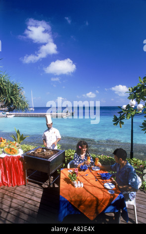 Gegrillte Meeresfrüchte und Hummer serviert auf Fihalhohi Insel in der Inselgruppe im Indischen Ozean Stockfoto