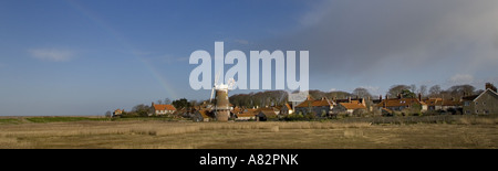 Cley Windmill und Cley Marshes Nature Reserve an der Nordküste von Norfolk England Großbritannien Stockfoto