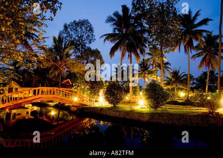 Indien Kerala Kumarakom Backwaters Golden Waters Resort twilight Stockfoto