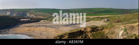 Panorama-Foto der Gunwalloe Kirche Cove Cornwall UK Stockfoto