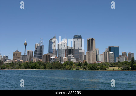 Sydneys zentralem Geschäftsviertel CBD durch den Botanischen Garten und das Opernhaus Stockfoto