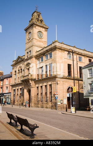 Welshpool Powys Mid Wales UK Stadt Halle 1874 mit Uhrturm und indoor "Markthalle" imposante Gebäude Stockfoto