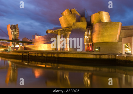 Spanien Biskaia Bilbao Ansicht des Guggenheim-Museums Stockfoto