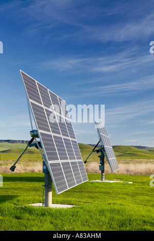 Solarzellen wandeln Sonnenlicht in Strom Butte County in Kalifornien Stockfoto
