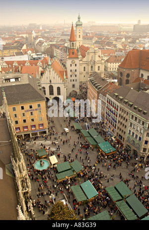 Weihnachtsmarkt (Weihnachtsmarkt), Marienplatz, München, Bayern, Deutschland Stockfoto