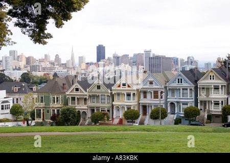 Viktorianische Gehäuse in der Nähe von Alamo Park in San Francisco Kalifornien Stockfoto