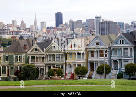 Viktorianische Gehäuse in der Nähe von Alamo Park in San Francisco Kalifornien Stockfoto