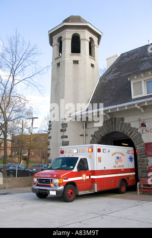 District Of Columbia Feuer und EMS Gerät am Feuerwehrhaus 19 in Washington, D.C. Stockfoto