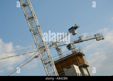 Turmdrehkrane auf der Baustelle Krankenhaus der Königin-Alexander Stockfoto