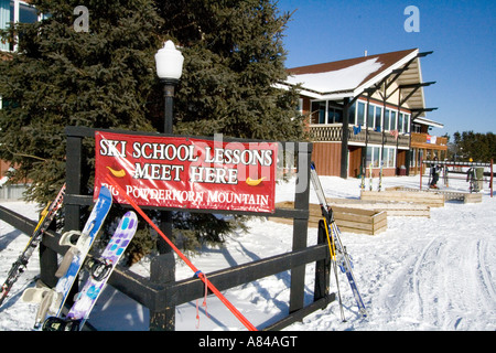 Skischule. Großes Powderhorn Mountain Ski Area Bessemer Michigan USA Stockfoto